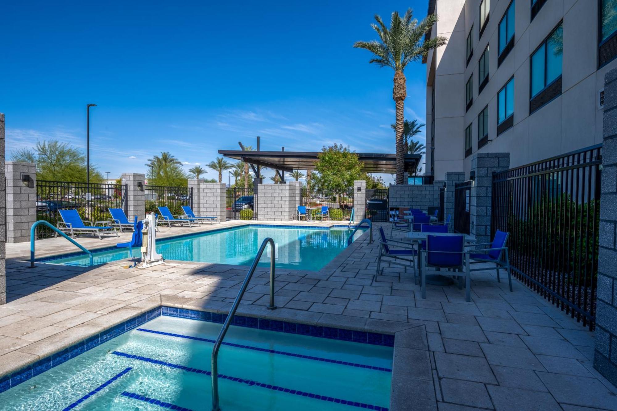 Holiday Inn Express & Suites - Gilbert - Mesa Gateway Airport Екстер'єр фото
